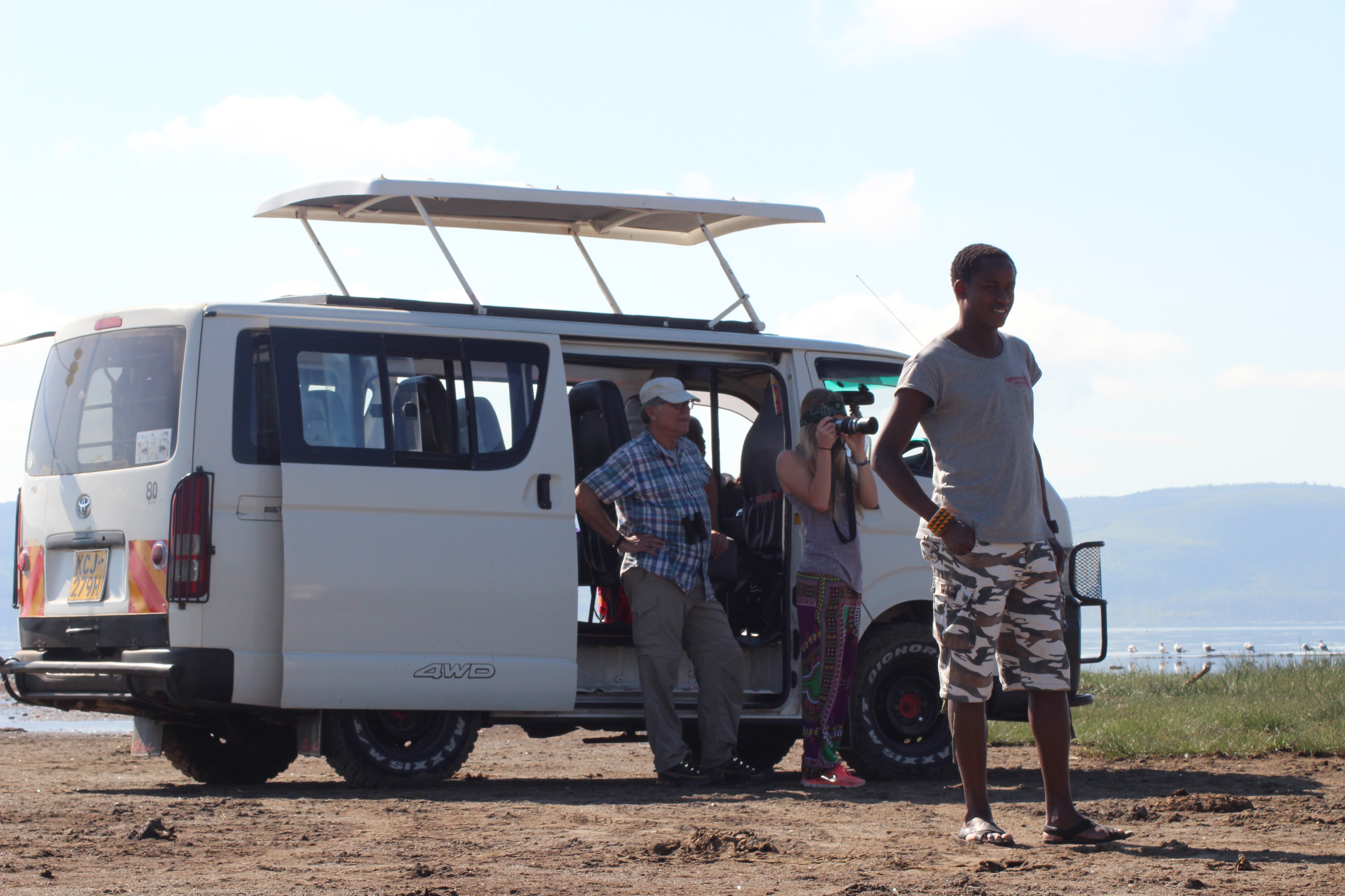Pop-Up roofed Safari Van 